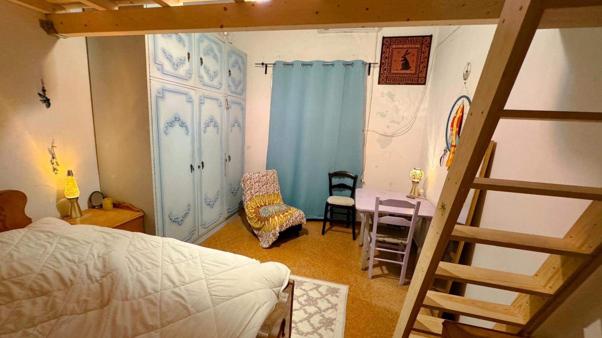 Appartement Vue Sur Mer Soul Family, Egine Aegina Bagian luar foto