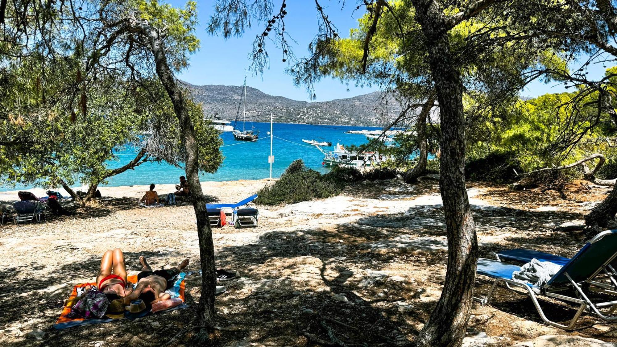Appartement Vue Sur Mer Soul Family, Egine Aegina Bagian luar foto
