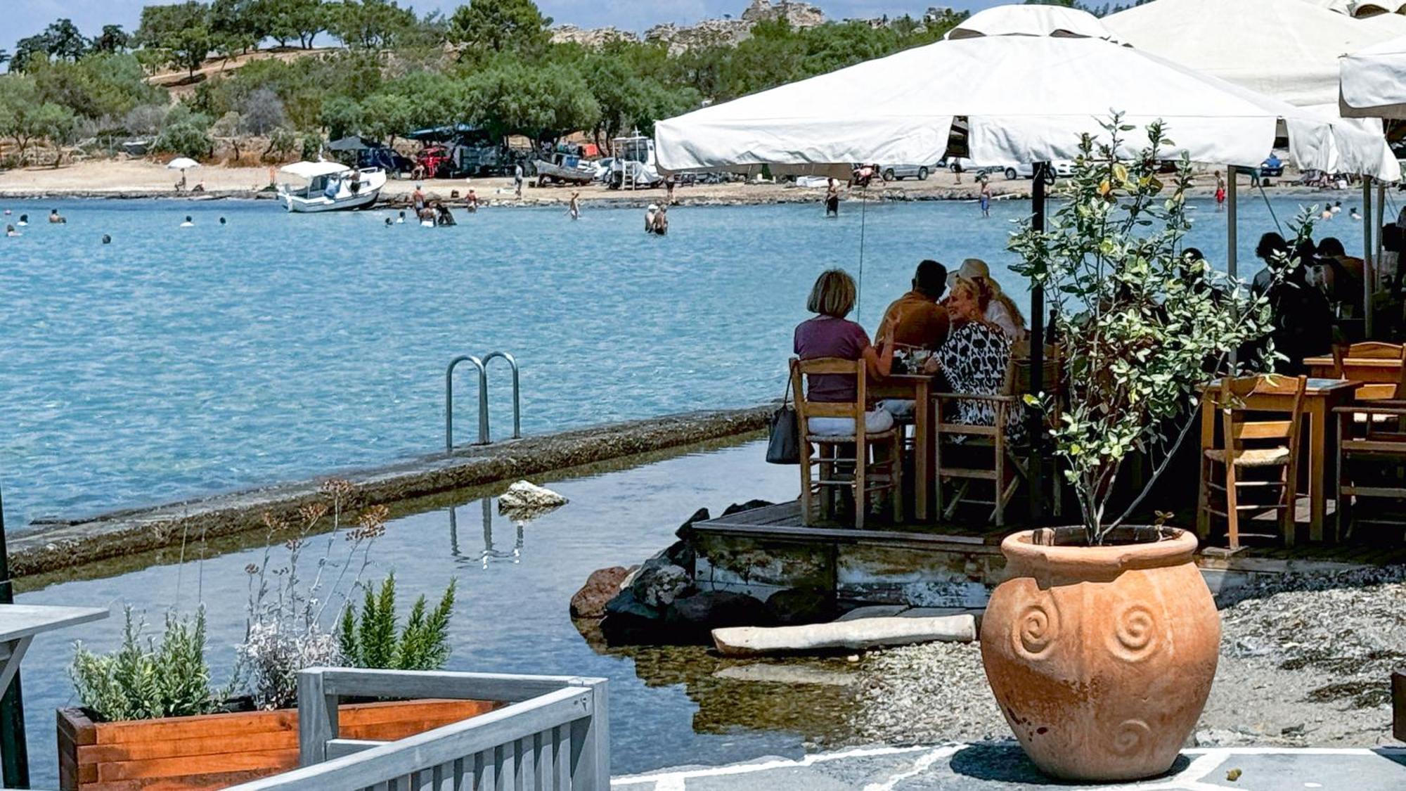Appartement Vue Sur Mer Soul Family, Egine Aegina Bagian luar foto